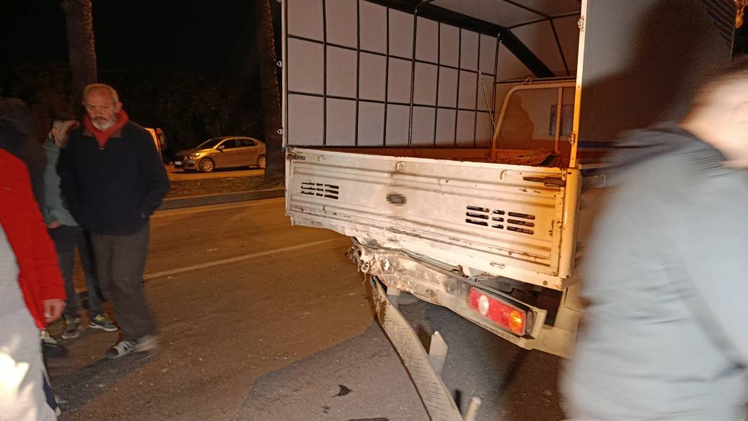 Sürücü 14 yaşında! Konteynere, kamyonete ve evin duvarına çarptı: 1 ölü, 1 yaralı 4